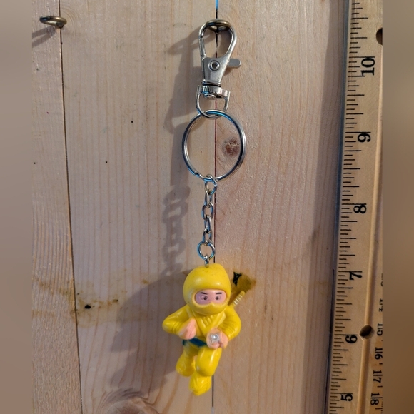 Yellow Ninja Keychain - Picture 2 of 4